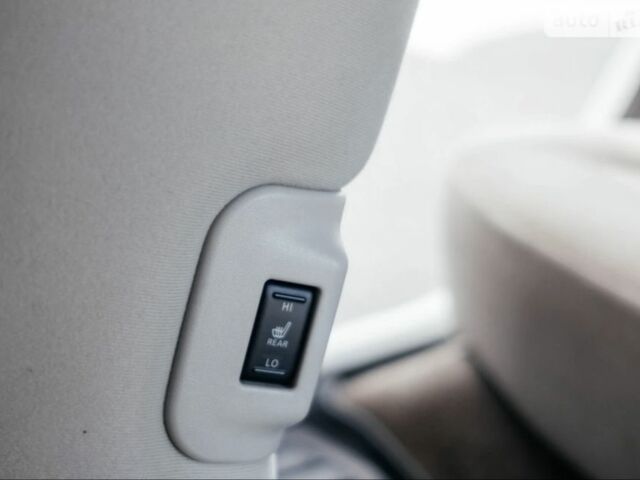 Белый Ниссан Лиф, объемом двигателя 0 л и пробегом 134 тыс. км за 4300 $, фото 22 на Automoto.ua