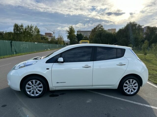 Белый Ниссан Лиф, объемом двигателя 0 л и пробегом 134 тыс. км за 4300 $, фото 5 на Automoto.ua