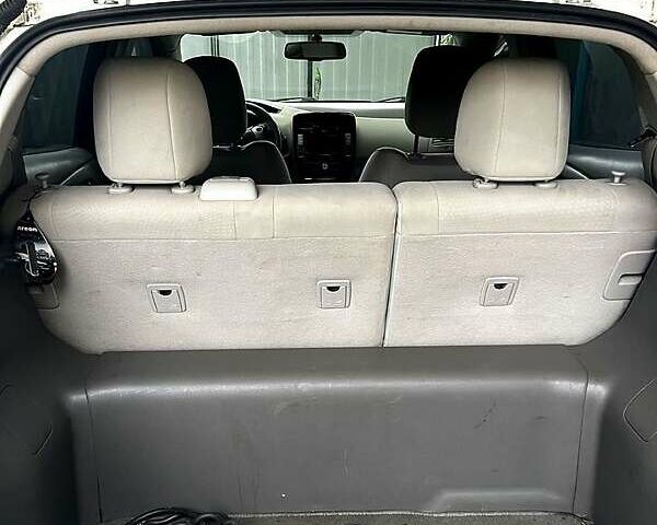 Білий Ніссан Ліф, об'ємом двигуна 0 л та пробігом 133 тис. км за 4000 $, фото 5 на Automoto.ua