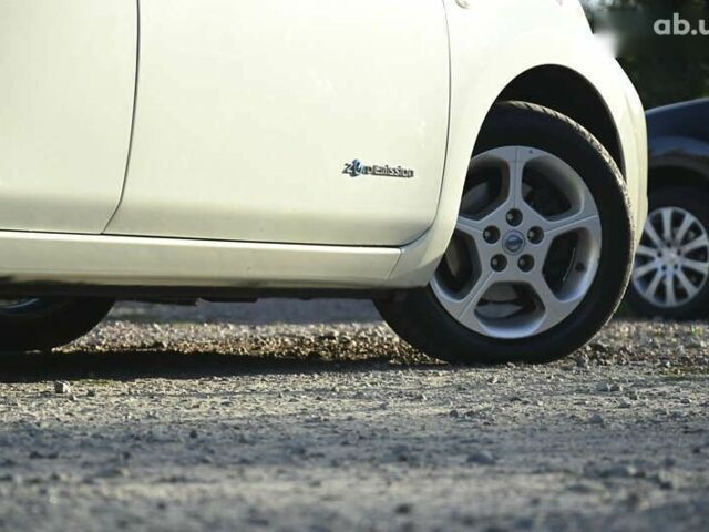 Белый Ниссан Лиф, объемом двигателя 0 л и пробегом 142 тыс. км за 5800 $, фото 14 на Automoto.ua