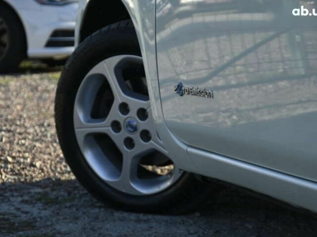 Белый Ниссан Лиф, объемом двигателя 0 л и пробегом 142 тыс. км за 5800 $, фото 8 на Automoto.ua