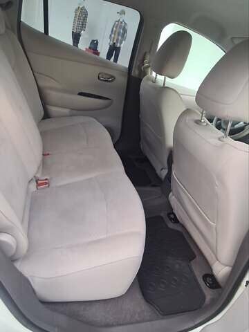 Белый Ниссан Лиф, объемом двигателя 0 л и пробегом 159 тыс. км за 4300 $, фото 5 на Automoto.ua