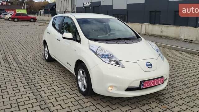 Ниссан Лиф 2011 в Ивано-Франковске на Automoto.ua Белый Ниссан Лиф, объемом двигателя 0 л и пробегом 117 тыс. км за 4600 $, фото 1 на Automoto.ua