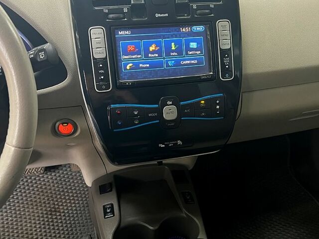 Белый Ниссан Лиф, объемом двигателя 80 л и пробегом 130 тыс. км за 4000 $, фото 6 на Automoto.ua