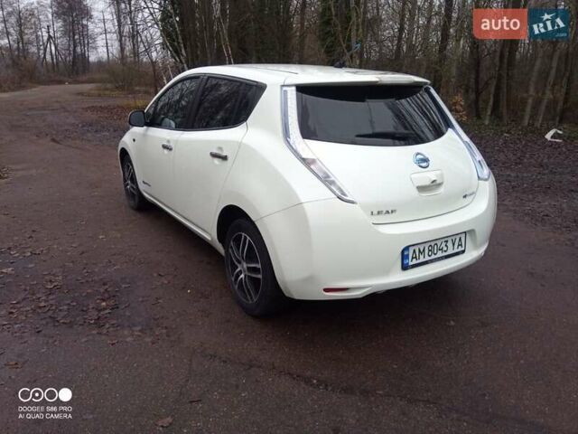 Белый Ниссан Лиф, объемом двигателя 0 л и пробегом 100 тыс. км за 4800 $, фото 10 на Automoto.ua