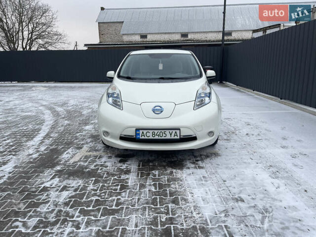 Белый Ниссан Лиф, объемом двигателя 0 л и пробегом 140 тыс. км за 4300 $, фото 37 на Automoto.ua