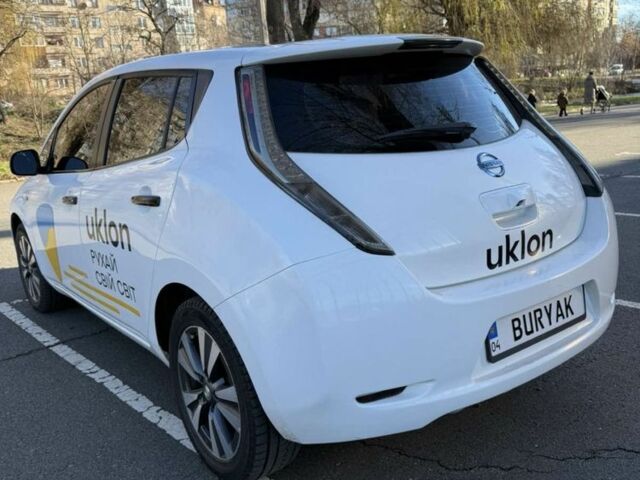 Белый Ниссан Лиф, объемом двигателя 0 л и пробегом 160 тыс. км за 11000 $, фото 1 на Automoto.ua