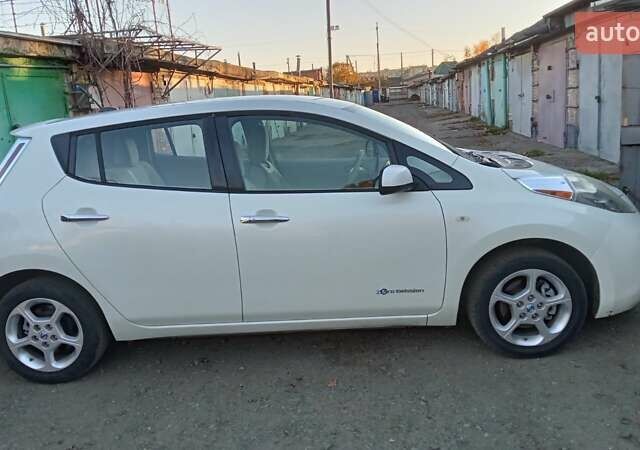 Білий Ніссан Ліф, об'ємом двигуна 0 л та пробігом 73 тис. км за 7500 $, фото 3 на Automoto.ua