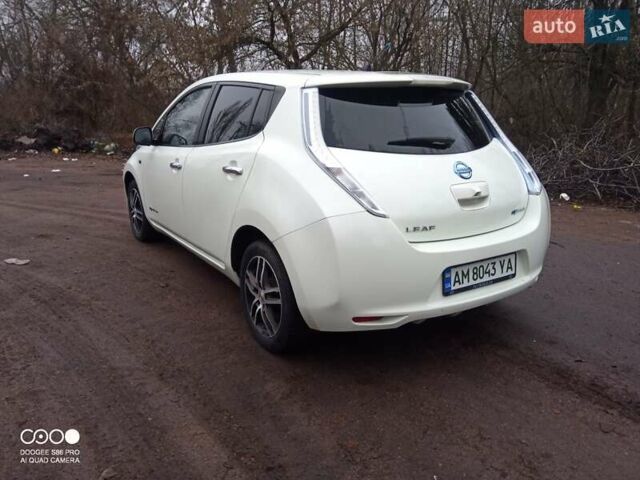 Белый Ниссан Лиф, объемом двигателя 0 л и пробегом 100 тыс. км за 4800 $, фото 1 на Automoto.ua