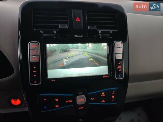 Белый Ниссан Лиф, объемом двигателя 0 л и пробегом 142 тыс. км за 5599 $, фото 26 на Automoto.ua