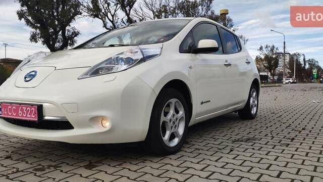 Ниссан Лиф 2011 в Ивано-Франковске на Automoto.ua Белый Ниссан Лиф, объемом двигателя 0 л и пробегом 117 тыс. км за 4600 $, фото 11 на Automoto.ua