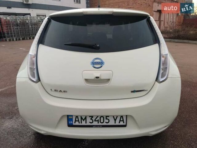 Белый Ниссан Лиф, объемом двигателя 0 л и пробегом 142 тыс. км за 5599 $, фото 9 на Automoto.ua