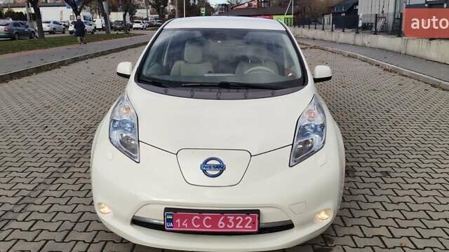 Ниссан Лиф 2011 в Ивано-Франковске на Automoto.ua Белый Ниссан Лиф, объемом двигателя 0 л и пробегом 117 тыс. км за 4600 $, фото 23 на Automoto.ua