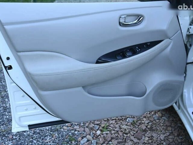 Белый Ниссан Лиф, объемом двигателя 0 л и пробегом 142 тыс. км за 5800 $, фото 16 на Automoto.ua