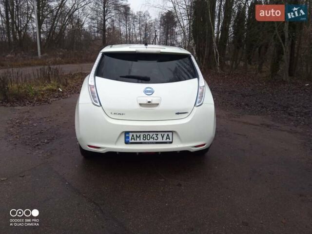 Белый Ниссан Лиф, объемом двигателя 0 л и пробегом 100 тыс. км за 4800 $, фото 11 на Automoto.ua