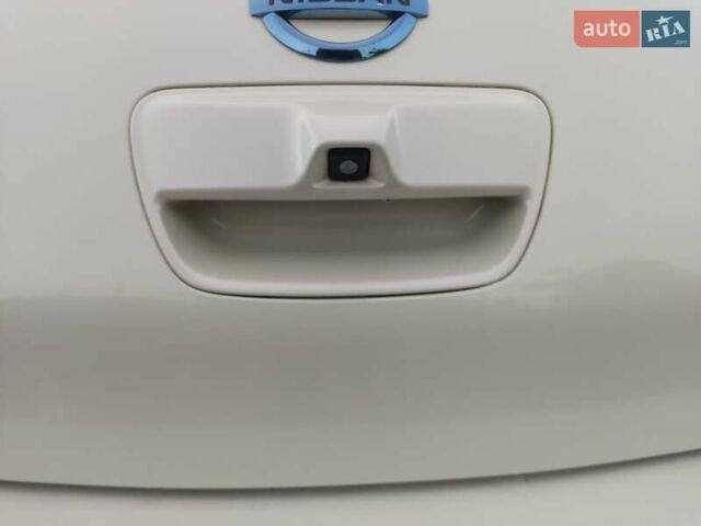 Белый Ниссан Лиф, объемом двигателя 0 л и пробегом 142 тыс. км за 5599 $, фото 11 на Automoto.ua