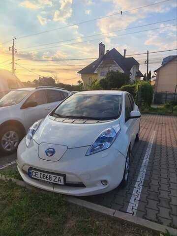 Белый Ниссан Лиф, объемом двигателя 0 л и пробегом 159 тыс. км за 4300 $, фото 10 на Automoto.ua