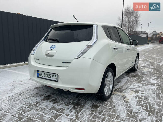 Белый Ниссан Лиф, объемом двигателя 0 л и пробегом 140 тыс. км за 4300 $, фото 18 на Automoto.ua