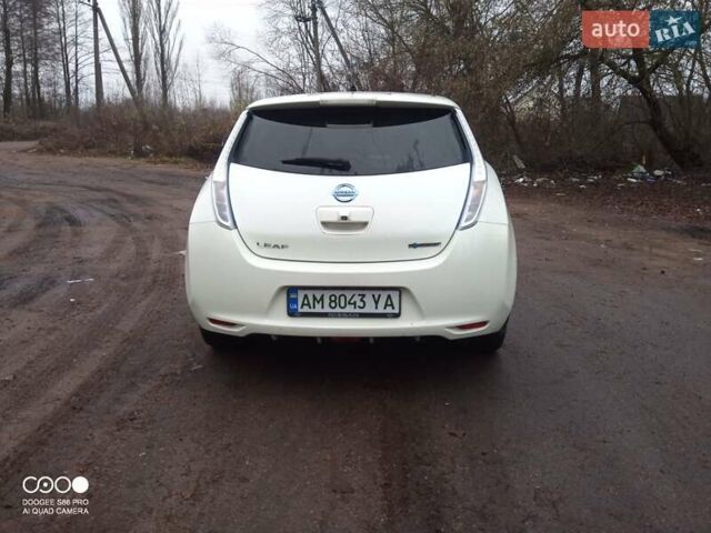 Белый Ниссан Лиф, объемом двигателя 0 л и пробегом 100 тыс. км за 4800 $, фото 2 на Automoto.ua