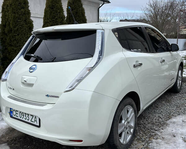 Білий Ніссан Ліф, об'ємом двигуна 0 л та пробігом 135 тис. км за 4500 $, фото 2 на Automoto.ua