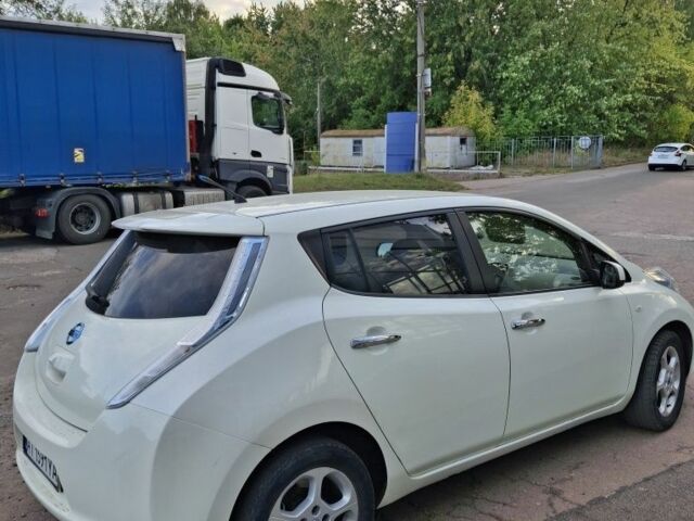 Белый Ниссан Лиф, объемом двигателя 0 л и пробегом 121 тыс. км за 4300 $, фото 4 на Automoto.ua