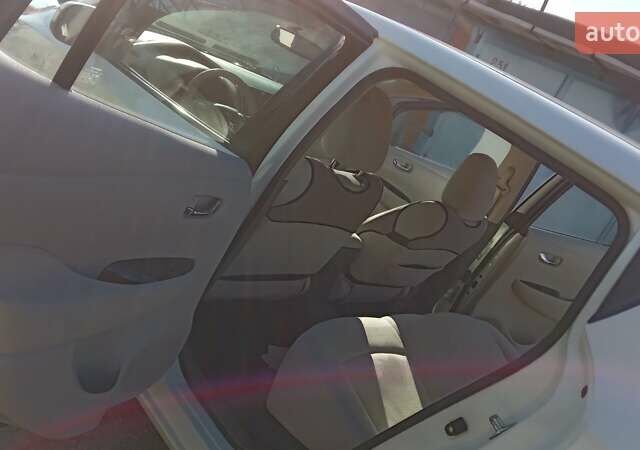Білий Ніссан Ліф, об'ємом двигуна 0 л та пробігом 73 тис. км за 7500 $, фото 7 на Automoto.ua