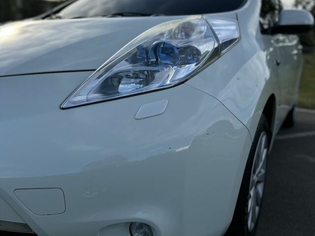 Белый Ниссан Лиф, объемом двигателя 0 л и пробегом 134 тыс. км за 4300 $, фото 15 на Automoto.ua