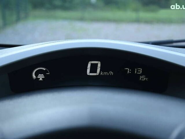 Белый Ниссан Лиф, объемом двигателя 0 л и пробегом 142 тыс. км за 5800 $, фото 23 на Automoto.ua