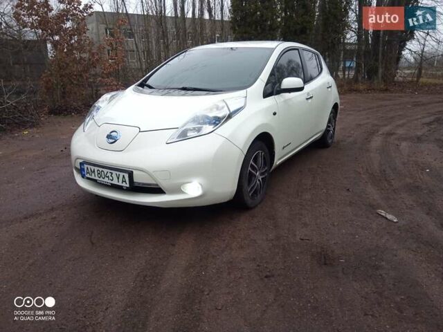 Белый Ниссан Лиф, объемом двигателя 0 л и пробегом 100 тыс. км за 4800 $, фото 6 на Automoto.ua