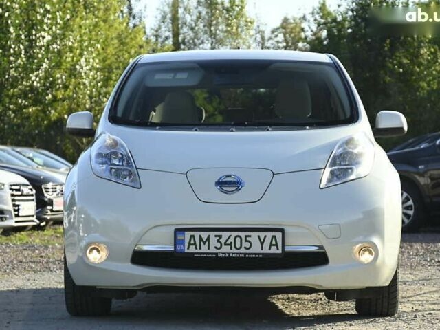 Белый Ниссан Лиф, объемом двигателя 0 л и пробегом 142 тыс. км за 5800 $, фото 2 на Automoto.ua