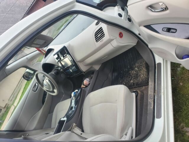 Белый Ниссан Лиф, объемом двигателя 0 л и пробегом 138 тыс. км за 4350 $, фото 1 на Automoto.ua