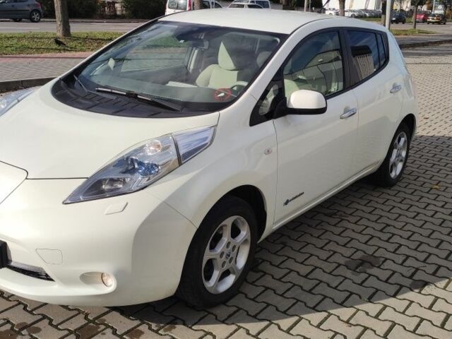 Белый Ниссан Лиф, объемом двигателя 0 л и пробегом 117 тыс. км за 4600 $, фото 2 на Automoto.ua