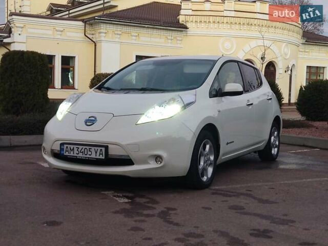 Белый Ниссан Лиф, объемом двигателя 0 л и пробегом 142 тыс. км за 5599 $, фото 1 на Automoto.ua