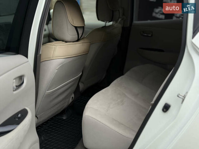 Белый Ниссан Лиф, объемом двигателя 0 л и пробегом 160 тыс. км за 10599 $, фото 6 на Automoto.ua