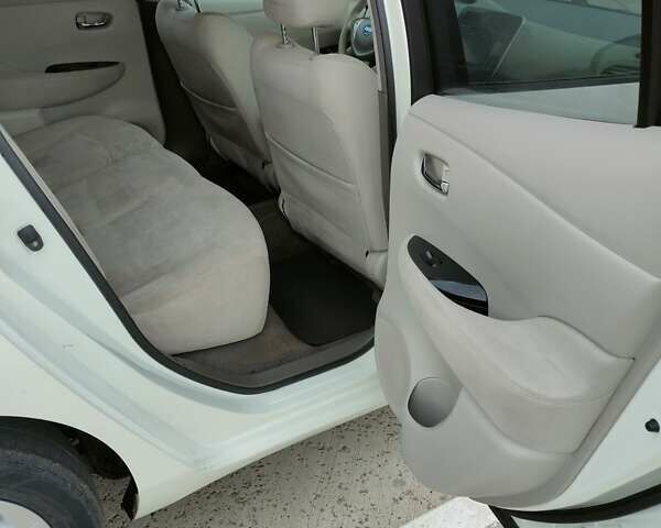 Білий Ніссан Ліф, об'ємом двигуна 0 л та пробігом 93 тис. км за 5800 $, фото 10 на Automoto.ua