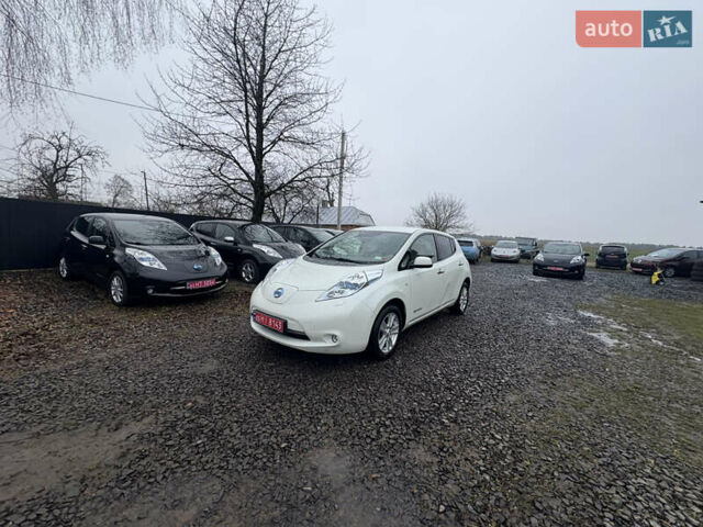 Белый Ниссан Лиф, объемом двигателя 0 л и пробегом 124 тыс. км за 3999 $, фото 11 на Automoto.ua