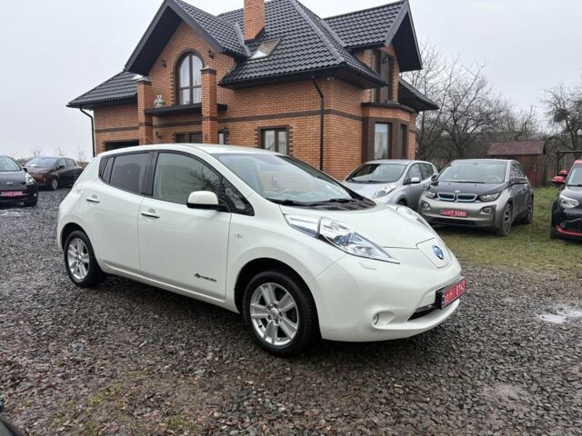 Белый Ниссан Лиф, объемом двигателя 0 л и пробегом 124 тыс. км за 3999 $, фото 2 на Automoto.ua