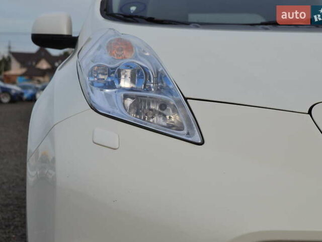 Белый Ниссан Лиф, объемом двигателя 0 л и пробегом 100 тыс. км за 3800 $, фото 38 на Automoto.ua