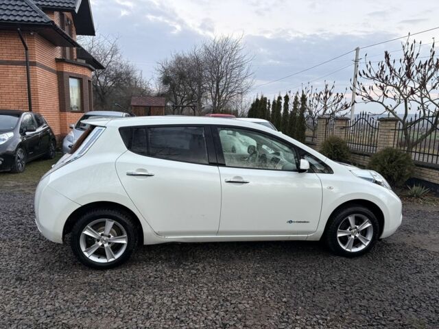 Белый Ниссан Лиф, объемом двигателя 0 л и пробегом 106 тыс. км за 4000 $, фото 4 на Automoto.ua