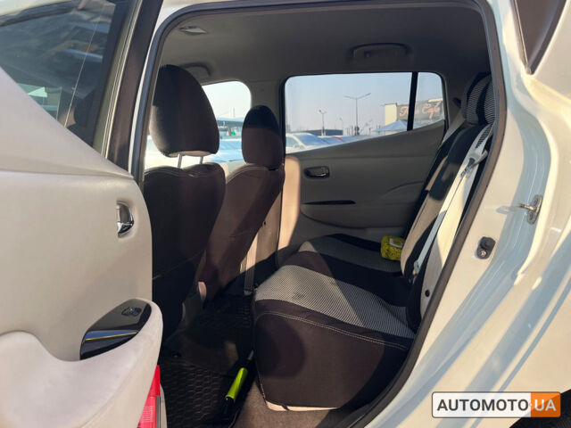 Белый Ниссан Лиф, объемом двигателя 24 л и пробегом 78 тыс. км за 6590 $, фото 17 на Automoto.ua