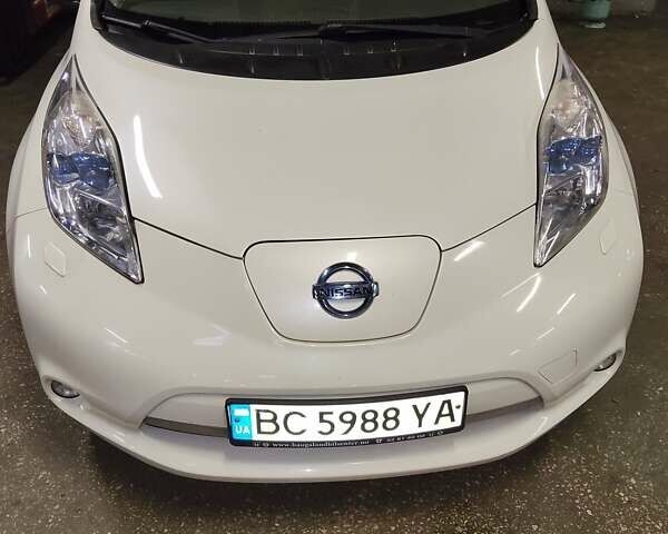 Білий Ніссан Ліф, об'ємом двигуна 0 л та пробігом 173 тис. км за 3800 $, фото 1 на Automoto.ua