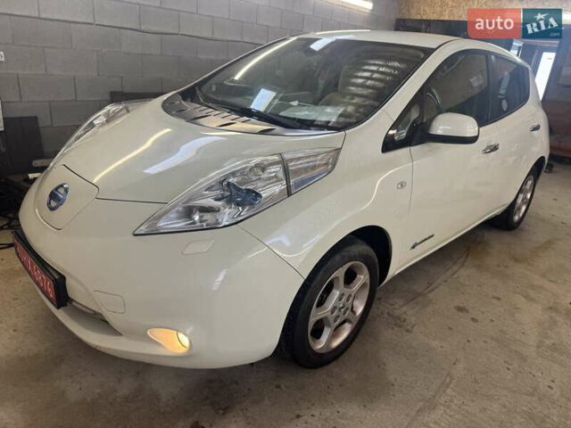 Белый Ниссан Лиф, объемом двигателя 0 л и пробегом 202 тыс. км за 4000 $, фото 24 на Automoto.ua