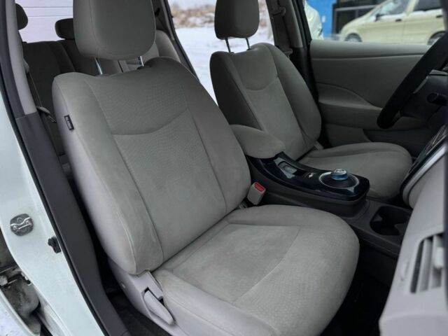 Белый Ниссан Лиф, объемом двигателя 0 л и пробегом 93 тыс. км за 3990 $, фото 18 на Automoto.ua