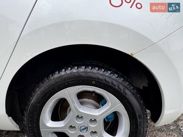 Белый Ниссан Лиф, объемом двигателя 0 л и пробегом 90 тыс. км за 4500 $, фото 10 на Automoto.ua