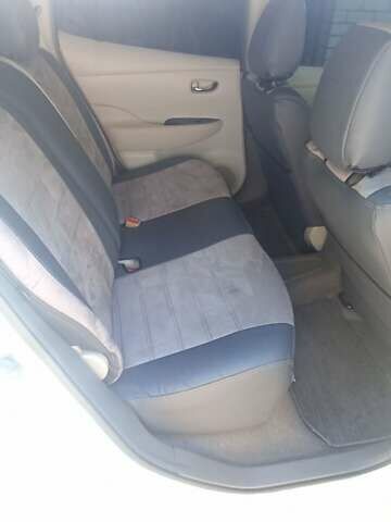 Белый Ниссан Лиф, объемом двигателя 0 л и пробегом 185 тыс. км за 6200 $, фото 11 на Automoto.ua