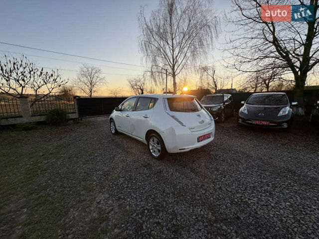 Білий Ніссан Ліф, об'ємом двигуна 0 л та пробігом 124 тис. км за 4000 $, фото 4 на Automoto.ua