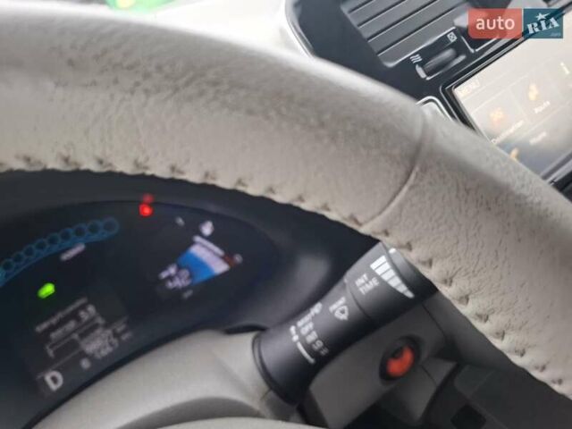 Белый Ниссан Лиф, объемом двигателя 0 л и пробегом 98 тыс. км за 5999 $, фото 23 на Automoto.ua