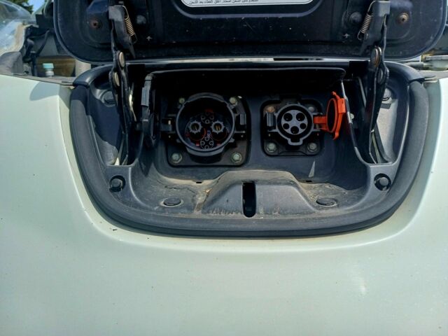 Белый Ниссан Лиф, объемом двигателя 0 л и пробегом 140 тыс. км за 5099 $, фото 20 на Automoto.ua