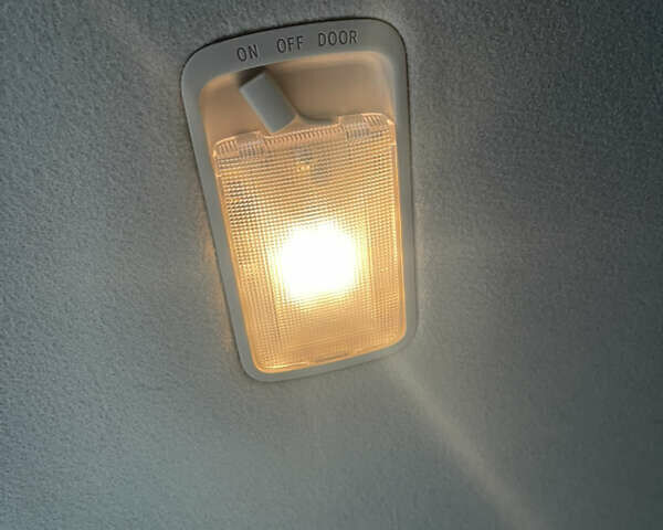 Білий Ніссан Ліф, об'ємом двигуна 0 л та пробігом 162 тис. км за 4000 $, фото 20 на Automoto.ua