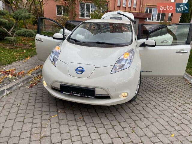 Білий Ніссан Ліф, об'ємом двигуна 0 л та пробігом 81 тис. км за 4600 $, фото 4 на Automoto.ua